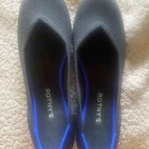 Black Rothy’s Flats Size 10